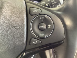 ハンドルにHondaセンシング系のクルーズコントロールやレーンキープアシストなどのスイッチが装備されています。ハンドルから手を離さず安全に操作できます。