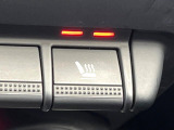 ●フロントシートヒーティング:運転席・助手席共に三段階で調節が可能なシートヒーターを装備しております。季節を問わず快適にご使用いただけます。
