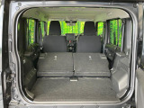 普段のお買い物や通勤、送迎等に十分な荷室スペースを確保しております。セカンドシートを倒すと、大きな荷物の積載も可能です♪
