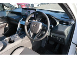 前席全体 目線も高く広い視界で安心して運転することができますね!