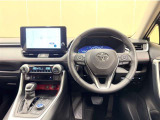 RAV4ならではの見晴らしのよい前方視界で、快適なドライブをお楽しみいただけます。