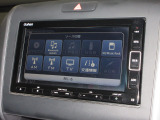 ナビゲーションは純正メモリーナビ(VXM-224VFi)を装着しております。AM、FM、CD、DVD再生、Bluetooth、音楽録音再生、フルセグTVがご使用いただけます。