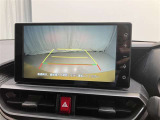 バックガイドモニターで、後方を確認しながら安心して駐車することができます。運転初心者も熟練者も必須の機能ですよ!