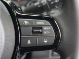 ◆渋滞追従機能付アダプティブクルーズコントロール◆カメラが先行車との車間距離を測定。高速道路の渋滞時に適切な加減速を行い運転者がアクセルやブレーキを操作せずに走行、停車出来るよう支援します。