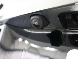 バックカメラが付いているので後方確認が非常にしやすいです。今や運転初心者も熟練者も必須装備!ついていて損はないですね♪