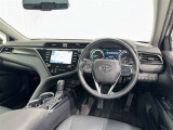 運転席まわりです。 各操作スイッチは使いやすい位置に配置されてます。