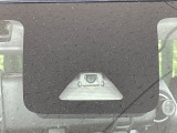 【スマートアシスト】走行中に前方の車両等を認識し、衝突しそうな時は警報とブレーキで衝突回避と被害軽減をアシスト。より安全にドライブをお楽しみいただけます。