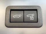 【パワーバックドア】スマートキーや運転席のボタンを押すだけでリアゲートが自動で開閉します!荷物を持っている時や、高い位置にあるバックドアを閉める際に便利な機能です♪
