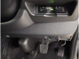お車の取扱説明書・メンテナンスノート(記録簿)もございますのでディーラーで安心も買って下さい。