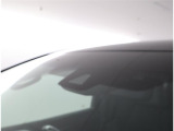 サポカーSとは、衝突被害軽減ブレーキに加えて、高齢者に多いと言われている踏み間違い事故防止をサポートする機能です。詳しくは販売店スタッフまでおたずねください。