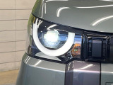 【LEDヘッドライト】悪天候や夜間走行時も良好な視界を確保し安心して運転できる高輝度LEDヘッドライトを装備!点灯速度が早く、消費電力も抑えられています。