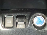 快適なドライブを叶えるため、シフトノブの周囲にe-POWERモードスイッチをはじめ、プッシュパワースターターやEVモードスイッチなどを配置し、操作性を高めています。