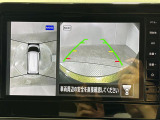 【バックモニター】後ろのカメラの映像をモニターに映し出すことができます!後方の見えない死角や、障害物との距離感をしっかり確認することができます!駐車が苦手な方におすすめです。