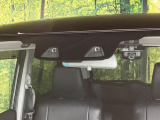【スズキ セーフティサポート】走行中に前方の車両等を認識し、衝突しそうな時は警報とブレーキで衝突回避と被害軽減をアシスト。より安全にドライブをお楽しみいただけます。