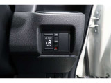 【左電動スライドドア】力を入れずにラクラクドア開閉♪左側電動スライドドア装備車両◎右側スライドドアは手動開閉です。狭い駐車場での乗り降りもラクラク♪挟み込み防止機構装備でお子様の乗り降りも安心◎