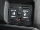 ◆両側電動スライドドア◆狭い駐車場でも乗り降りが楽々♪お子様が隣の車にドアを当ててしまう心配もございません!小さなお子様連れの方もこれで安心。