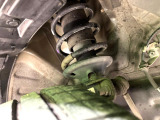お車を安心してお乗りいただく為には、足回りの定期点検が欠かせません。サービスサポート(有償保証)では無料点検もご提供しており、安心のカーライフをお過ごしいただけるサポート体制が整っています。