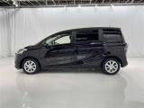 両側パワースライドドア付きだから、狭い駐車スペースなどでの 乗り降りラクラク!小さなお子さまのいるご家庭には嬉しい装備。