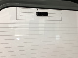 後方にもドライブレコーダーのカメラが付いています。前後両方でお車の周りを監視・記録いたします。