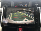 ★バックモニター★後退時に車両の後ろ側を画面に表示します。車庫入れなどでバックする際に後方確認ができ便利です。車庫入れが苦手な人もこれで安心。