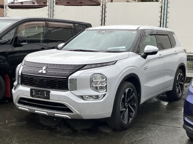 アウトランダー PHEV 2.4 P 4WD