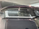 LEDヘッドライトは、点灯の瞬間から最大光量を発揮し、突然暗くなるトンネルなどでの安定感を高めます。