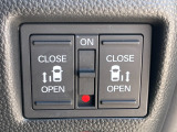 【両側パワースライドドア】両側がパワースライドドアになっており、運転席のスイッチやスマートキーでも開閉が可能です!開口部も広いので乗り降りも楽々♪