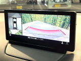 【360&deg;ビューモニター】専用のカメラにより、上から見下ろしたような視点で360度クルマの周囲を確認することができます☆死角部分も確認しやすく、狭い場所での切り返しや駐車もスムーズに行えます。
