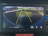 バックモニター付きで、車庫入れやバック時の後方確認をサポート。