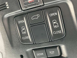 狭い駐車場での乗り降りもラクにできる両側パワースライドドア★