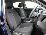Audi車はどの車種も全てレザーハンドルです。そこにはAudiのこだわりがあり質感の高いレザーでしっかりと手に馴染み、高級感を演出します。