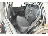 中古車をキレイで気持ちよくお乗りいただけるよう、エンジンルームからシートを外した洗浄まで、目に見えない部分も徹底的に洗浄しています!