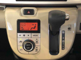 温度を設定すれば、自動で車内の温度管理をしてくれる優れものです♪ATミッションで運転楽々