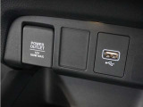 12V電源ソケット、USB接続端子!使いやすい場所に!装備が充実しています♪