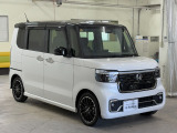 『両側電動スライドドア』 スーパーなどでの狭い駐車場でも乗り降りが楽々♪お子様が隣の車にドアを当ててしまう心配もございません!小さなお子様連れの方もこれで安心