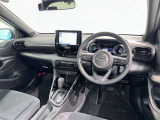 運転席まわりです。 各操作スイッチは使いやすい位置に配置されてます。