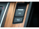 電子制御パーキングブレーキ!停車中にブレーキペダルを踏み続けなくてもブレーキ保持が出来るオートマチックブレーキホールドもございます。