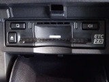 運転席お膝元にETCカード挿入口がございます。