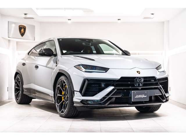 ウルス ペルフォルマンテ 4WD