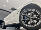 お気に入りのお車があれば、ぜひステアリングを手にしてください。稀少モデルも鋭意取り揃え、幅広いニーズにお応え致します。スタッフ一同皆様のご来店を心よりお待ち申し上げます。