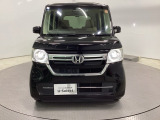 お客様に安全で快適なカーライフをお送りいただくために、中古車にも高いレベルの品質基準を設け、その基準に従って、全ての中古車について納車前整備を実施しています。