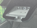 【トヨタセーフティセンス】走行中に前方の車両等を認識し、衝突しそうな時は警報とブレーキで衝突回避と被害軽減をアシスト。より安全にドライブをお楽しみいただけます。