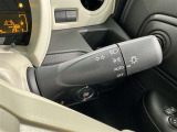 【オートライト】車外の明るさに応じて、自動的にライトの点灯・消灯をしてくれます。