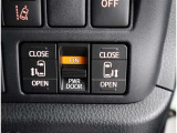両側デンドウスライドドア付きで乗り降りも楽々。運転席手元で開閉操作できて便利です。