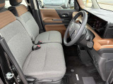 一体感のある運転席周り♪快適なドライブをお楽しみください&cap;( &acute;&forall;`)&cap;