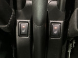 フロント両席にはシートヒーターが付いています!寒い日に便利な装備ですね。