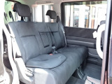 お車選びをお楽しみ頂けるよう、在庫車の展示スペースを十分に確保しております。