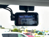 【ドライブレコーダー】映像・音声などの運転中の記録を残します。事故などを起こした起こされた時の証拠になりえますので、もしも時でも安心ですね。