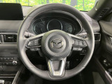 【純正革巻きステアリング】上質な革を使用することで、手にしっかり馴染みとても運転しやすいハンドルです♪