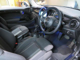 オットマン付きなので、長時間運転でも疲れにくいです♪